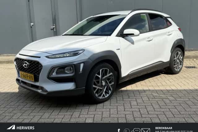 Hyundai Kona (2021) thumbnail 1