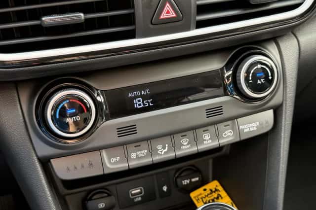 Hyundai Kona (2021) thumbnail 4