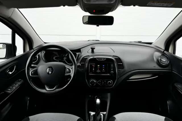 Renault Captur (2016) thumbnail 2