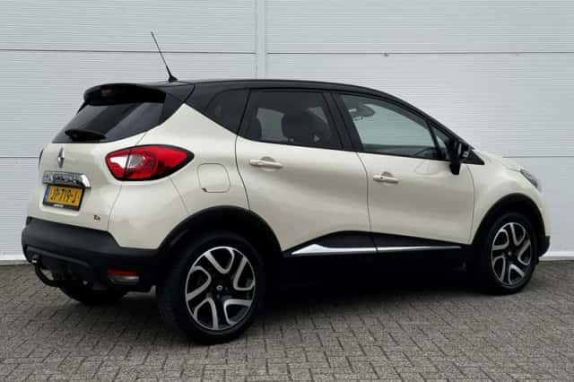 Renault Captur (2016) thumbnail 3