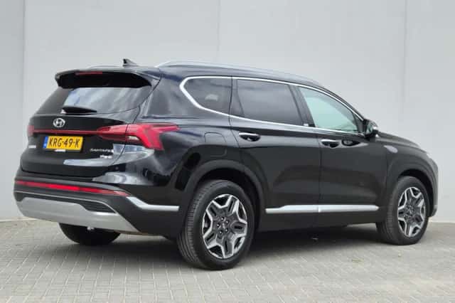 Hyundai Santa Fe (2021) thumbnail 3