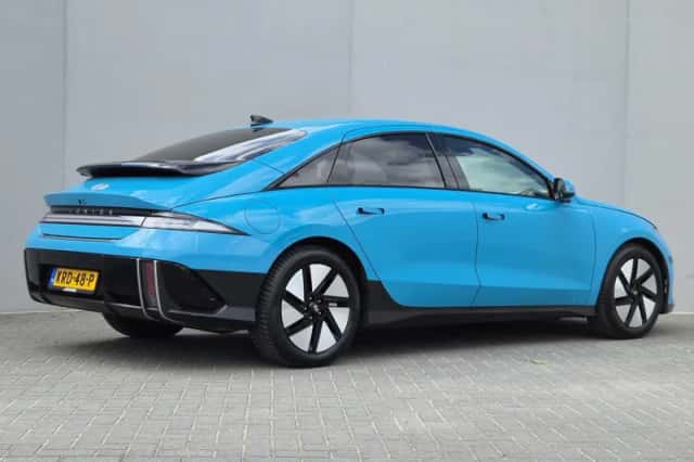 Hyundai Ioniq 6 (2023) thumbnail 3