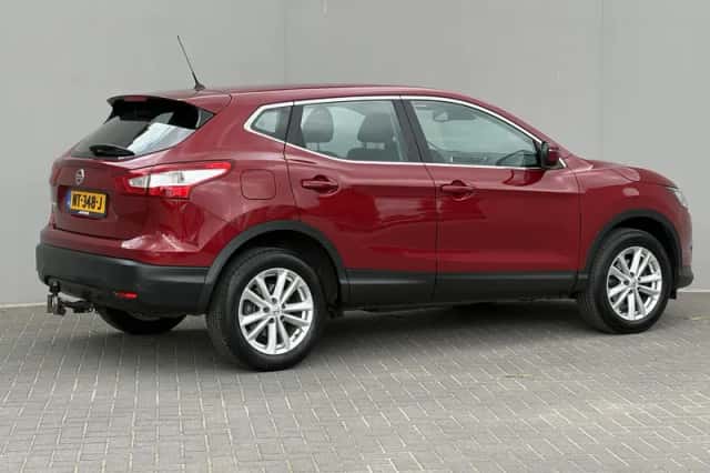 Nissan Qashqai (2017) thumbnail 3