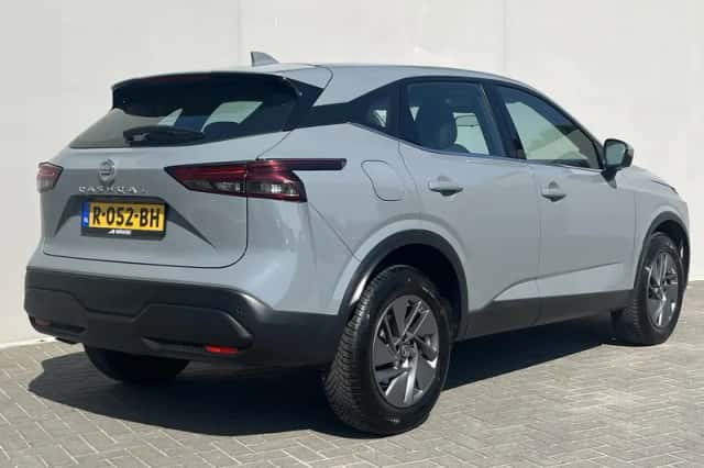 Nissan Qashqai (2021) thumbnail 3