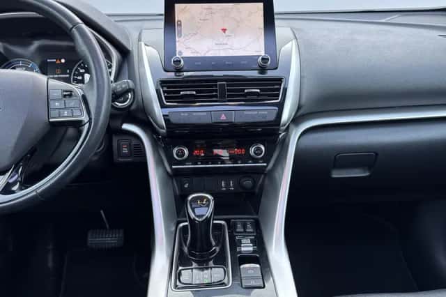 Mitsubishi Eclipse Cross (2022) thumbnail 3