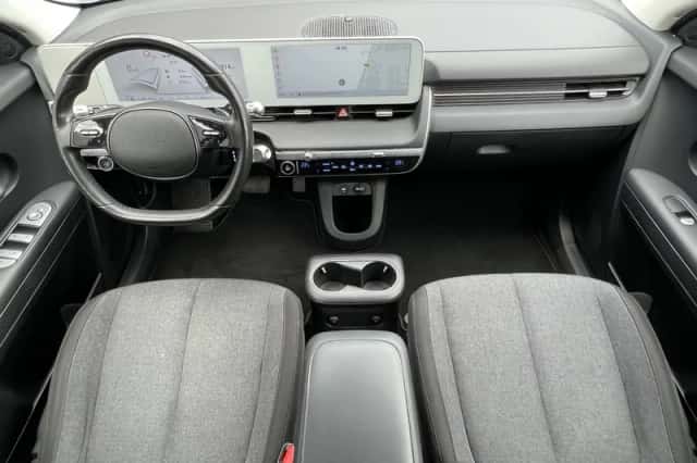 Hyundai Ioniq 5 (2022) thumbnail 2