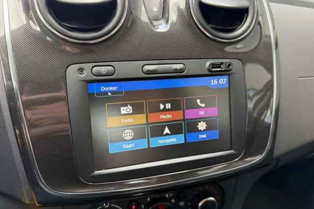 Dacia Sandero (2020) thumbnail 4