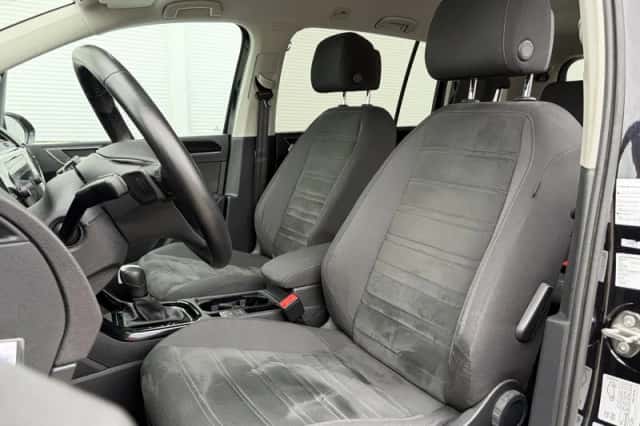 Volkswagen Touran (2021) thumbnail 4