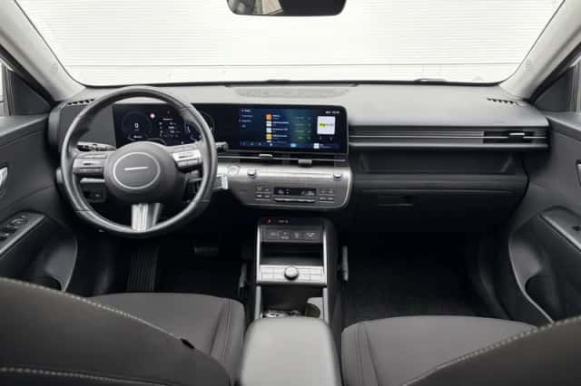 Hyundai Kona (2023) thumbnail 2