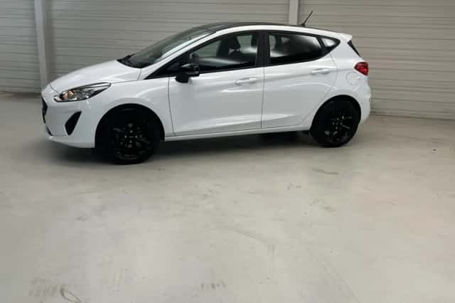 Ford Fiesta (2017) thumbnail 2