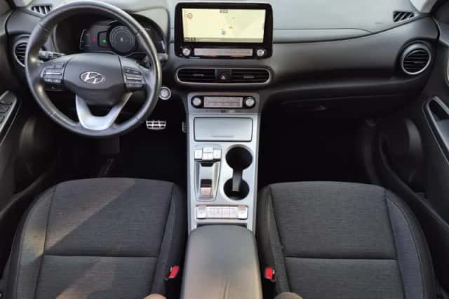 Hyundai Kona (2021) thumbnail 2