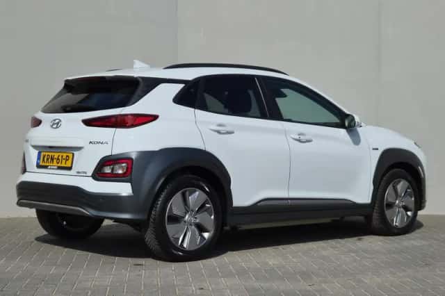 Hyundai Kona (2021) thumbnail 3