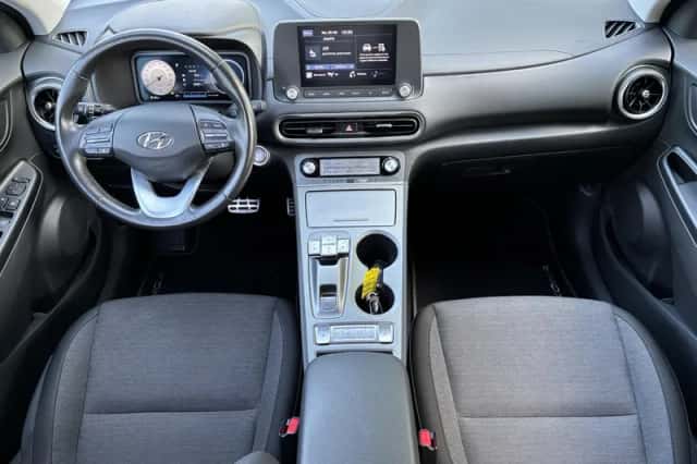 Hyundai Kona (2023) thumbnail 2
