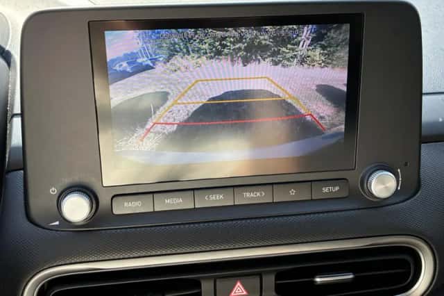 Hyundai Kona (2023) thumbnail 4