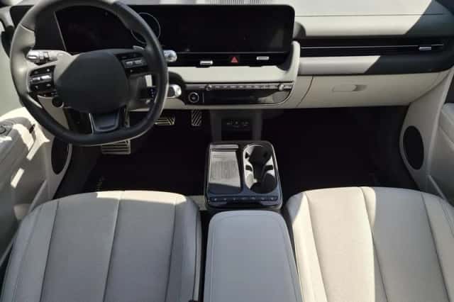 Hyundai Ioniq 5 (2025) thumbnail 2
