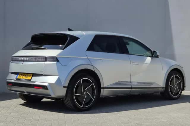 Hyundai Ioniq 5 (2025) thumbnail 3