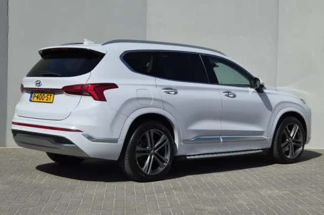 Hyundai Santa Fe (2022) thumbnail 3