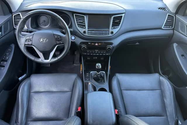 Hyundai Tucson (2016) thumbnail 2
