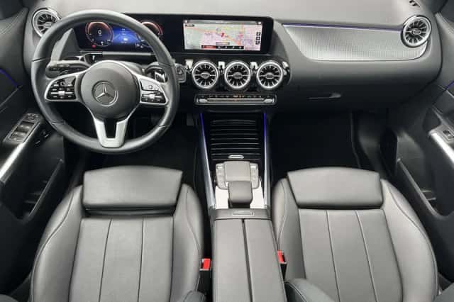 Mercedes-Benz GLA (2022) thumbnail 2