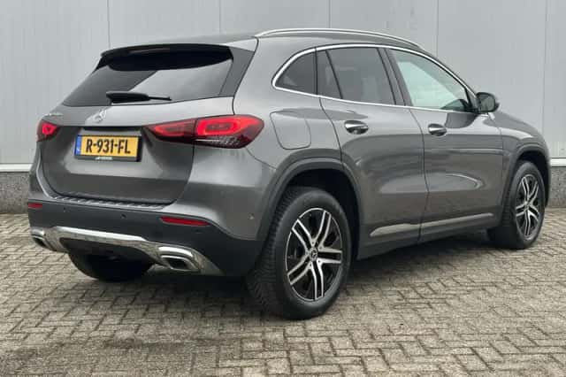 Mercedes-Benz GLA (2022) thumbnail 3