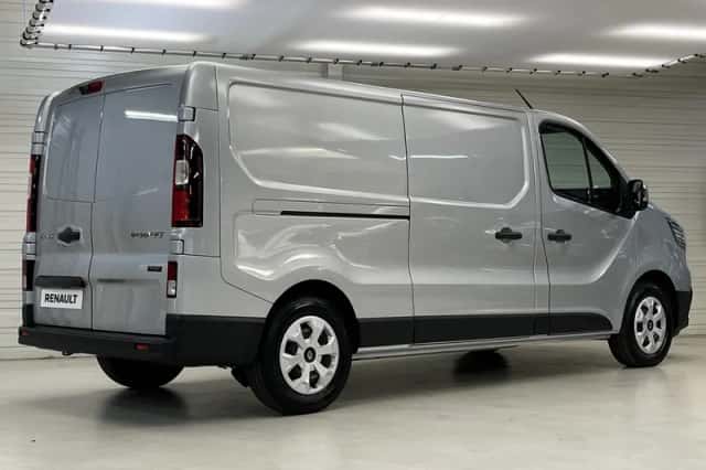 Renault Trafic (2025) thumbnail 3