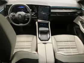 Renault Espace (2023) thumbnail 2