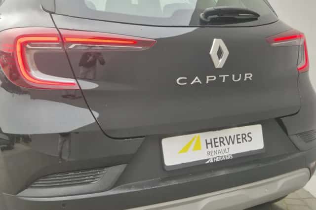 Renault Captur (2023) thumbnail 30