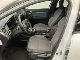 Renault Captur (2024) thumbnail 6