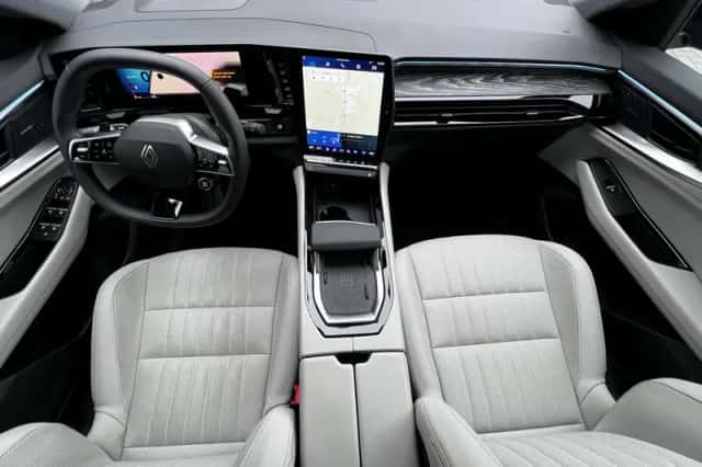 Renault Espace (2025) thumbnail 2