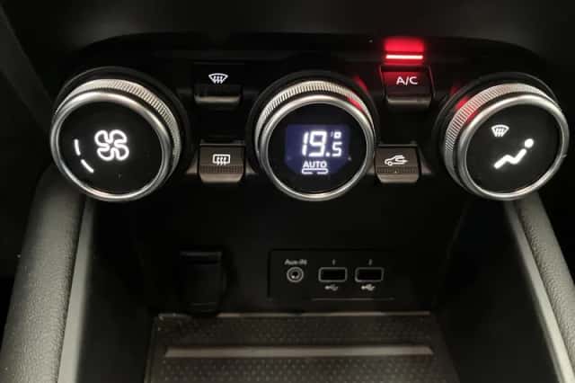 Renault Captur (2021) thumbnail 16