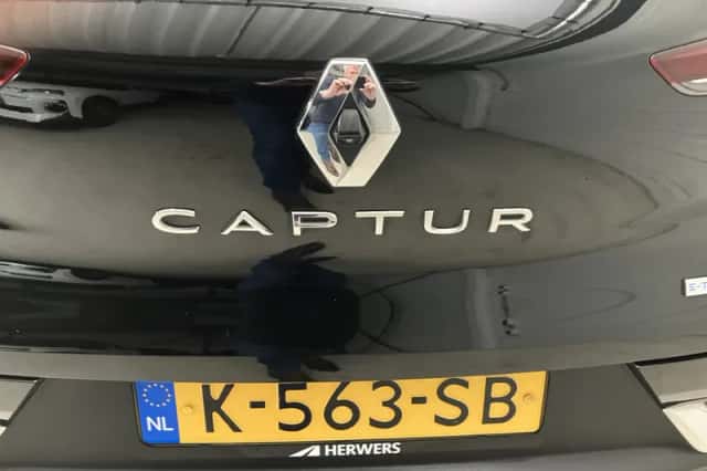 Renault Captur (2021) thumbnail 35