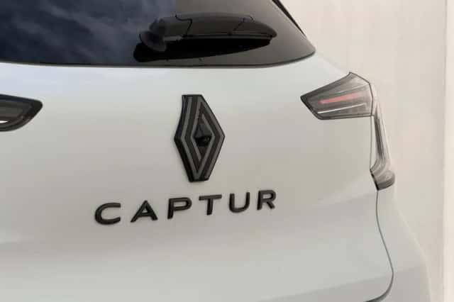 Renault Captur (2024) thumbnail 42