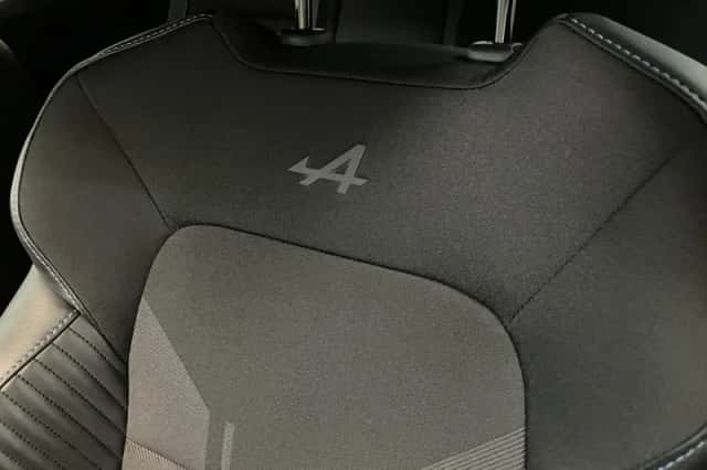 Renault Clio (2024) thumbnail 10
