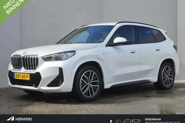 BMW X1 (2024) thumbnail 1