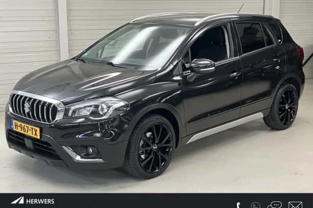 Suzuki S-Cross (2019) thumbnail 1
