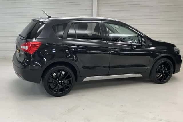 Suzuki S-Cross (2019) thumbnail 17
