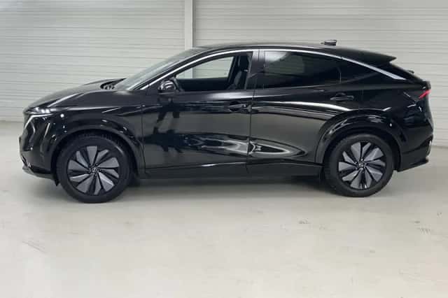 Nissan Ariya (2023) thumbnail 6