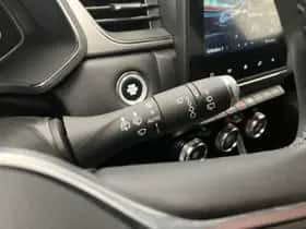 Renault Captur (2021) thumbnail 34
