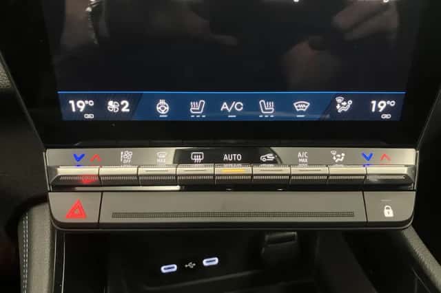 Renault Austral (2025) thumbnail 15