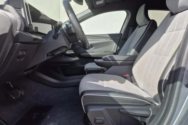 Renault Mégane E-Tech (2023) thumbnail 10