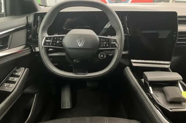 Renault Austral (2024) thumbnail 2