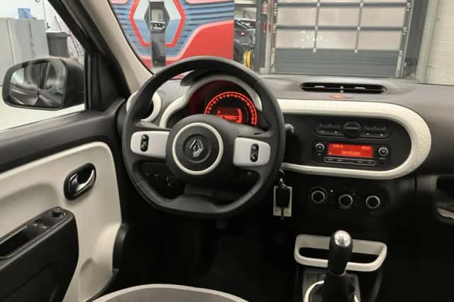 Renault Twingo (2017) thumbnail 18