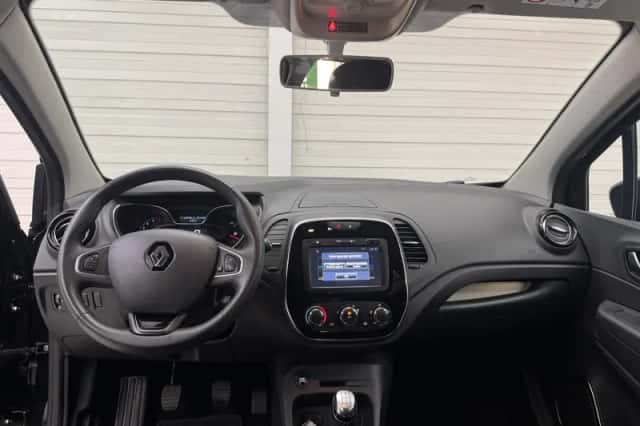 Renault Captur (2019) thumbnail 2