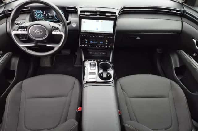 Hyundai Tucson (2022) thumbnail 2