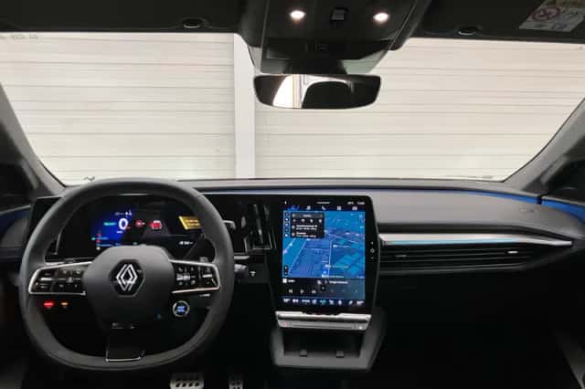 Renault Scénic (2024) thumbnail 2