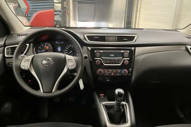 Nissan Qashqai (2017) thumbnail 2