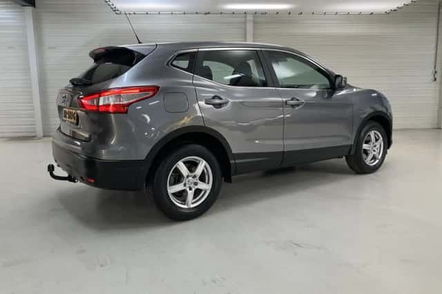 Nissan Qashqai (2017) thumbnail 3