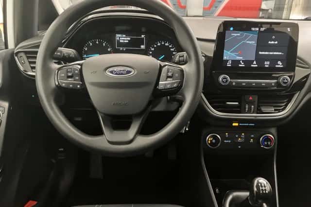 Ford Fiesta (2017) thumbnail 2