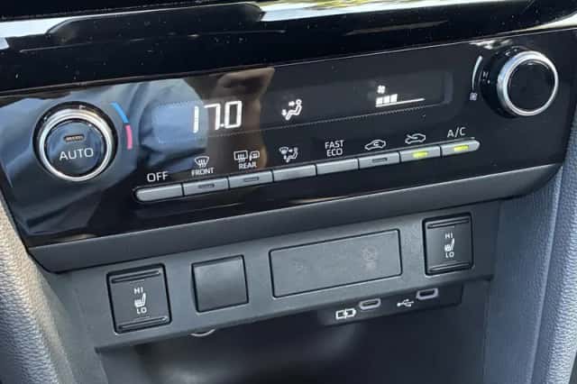 Toyota Yaris Cross (2025) thumbnail 4