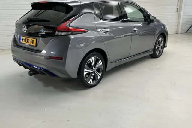Nissan Leaf (2021) thumbnail 3